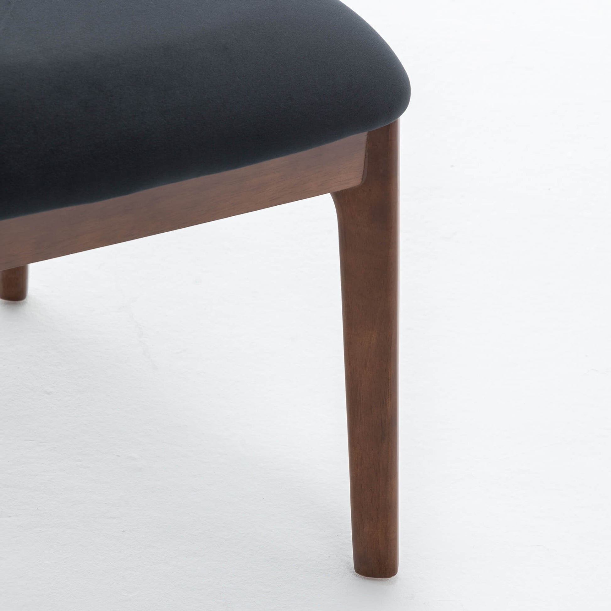 SEYNAR Modern Velvet Dining Chairs with Solid Wood Legs Set of 2/4/6