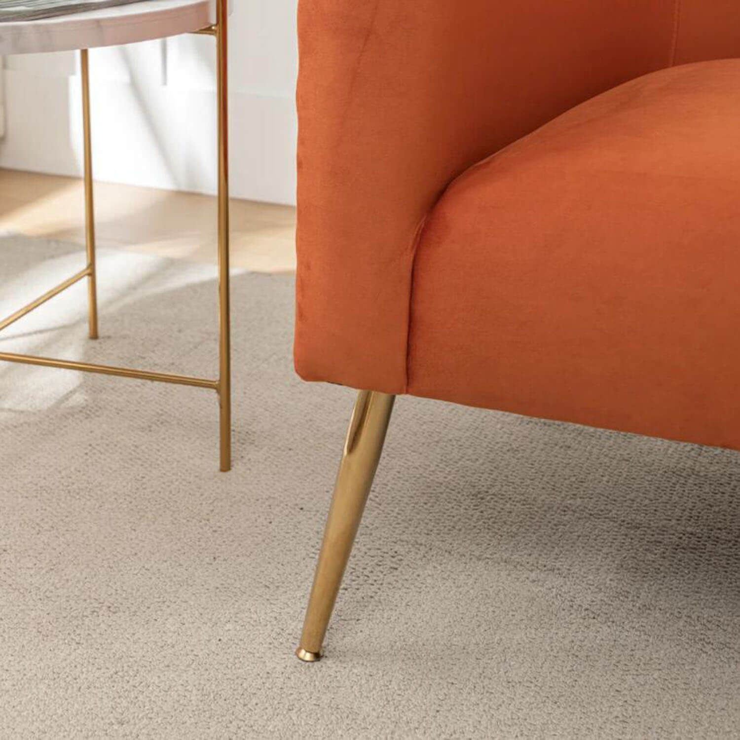 SEYNAR Mid-Century Modern Velvet Barrel Accent Chair, Round Upholstered Living Room Chair with Gold Finish Metal Base(Single/Set of 2)