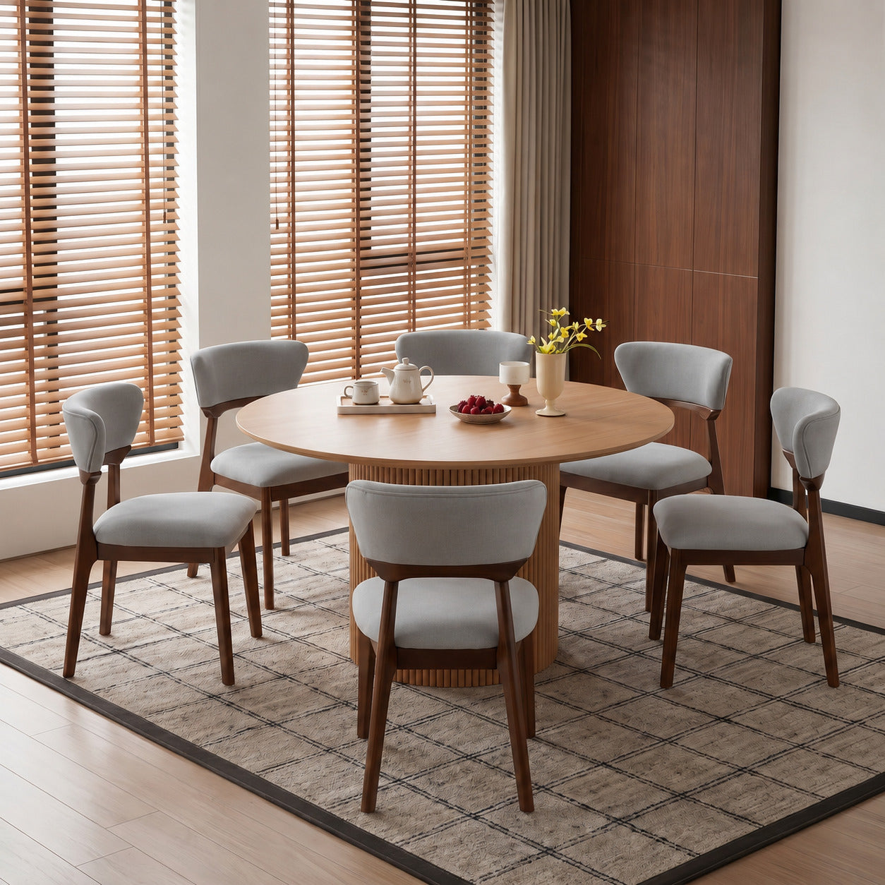 SEYNAR Modern Velvet Dining Chairs with Solid Wood Legs Set of 2/4/6