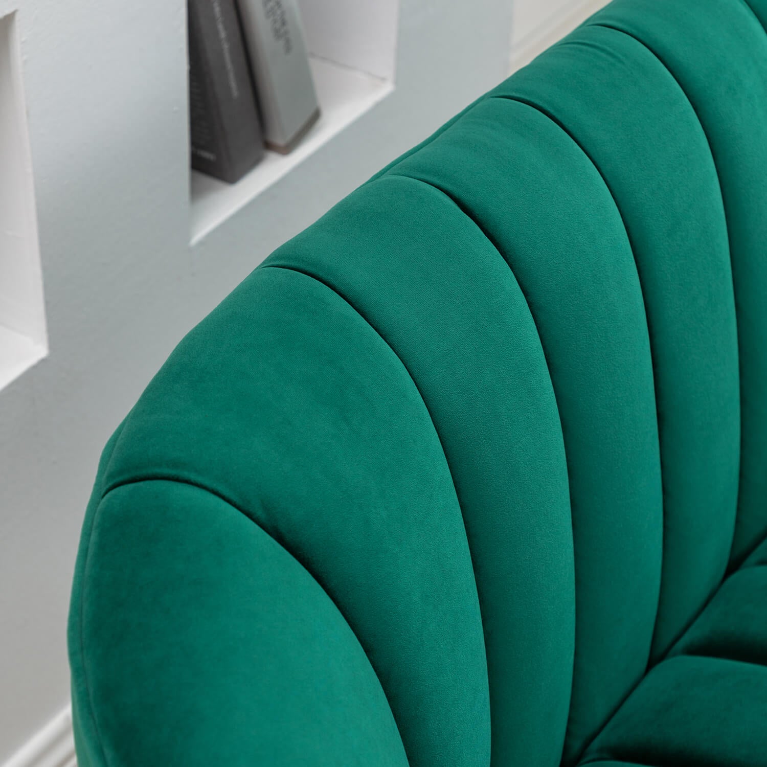 SEYNAR Modern Glam Comfy 50" Metal Legs Curved Sofa 2 Seaters Loveseat with Tufted Back